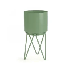 Pot en métal sur pieds vert