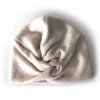 Tuque croisée crème par Gibou