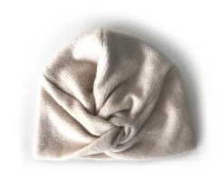 Tuque croisée crème par Gibou