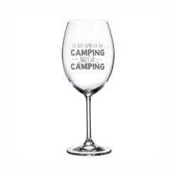 Verre à vin avec pied « Ce qui se passe au camping reste au camping » par La Maison du Bar